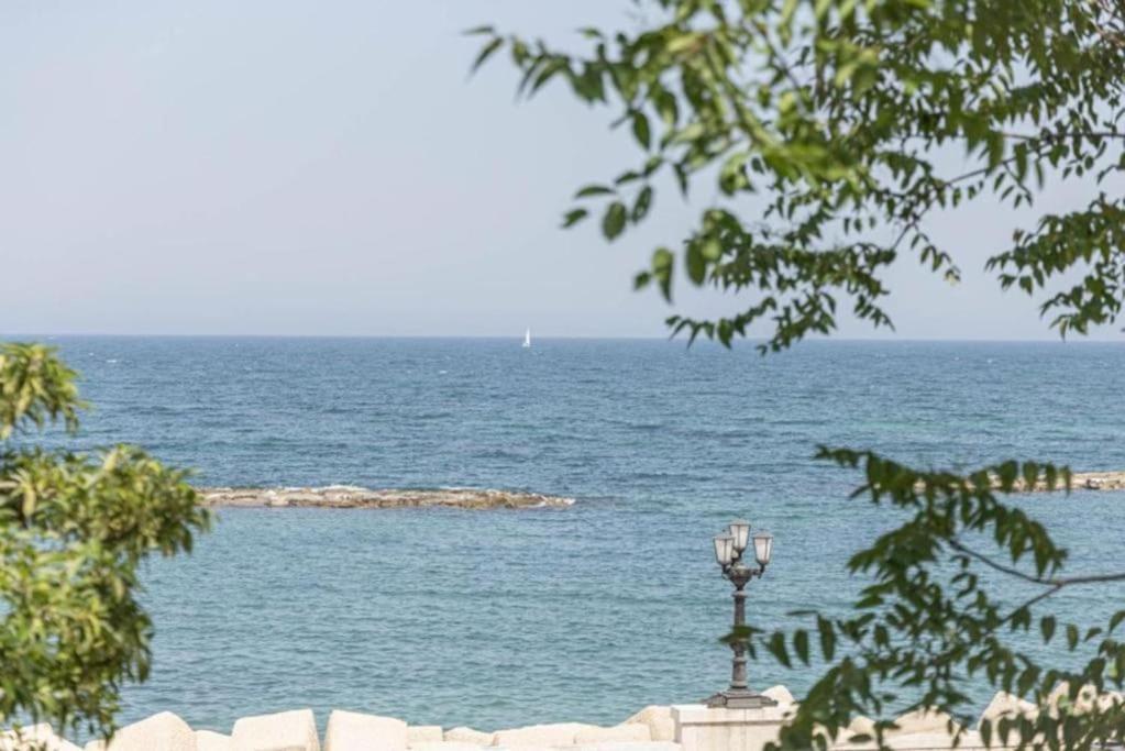 Seaside Refuge - Always Holiday Appartement Bari Buitenkant foto
